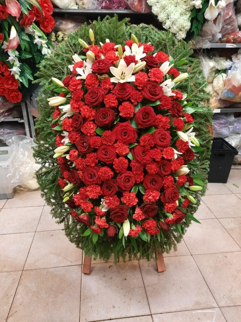 Венок из живых цветов 5