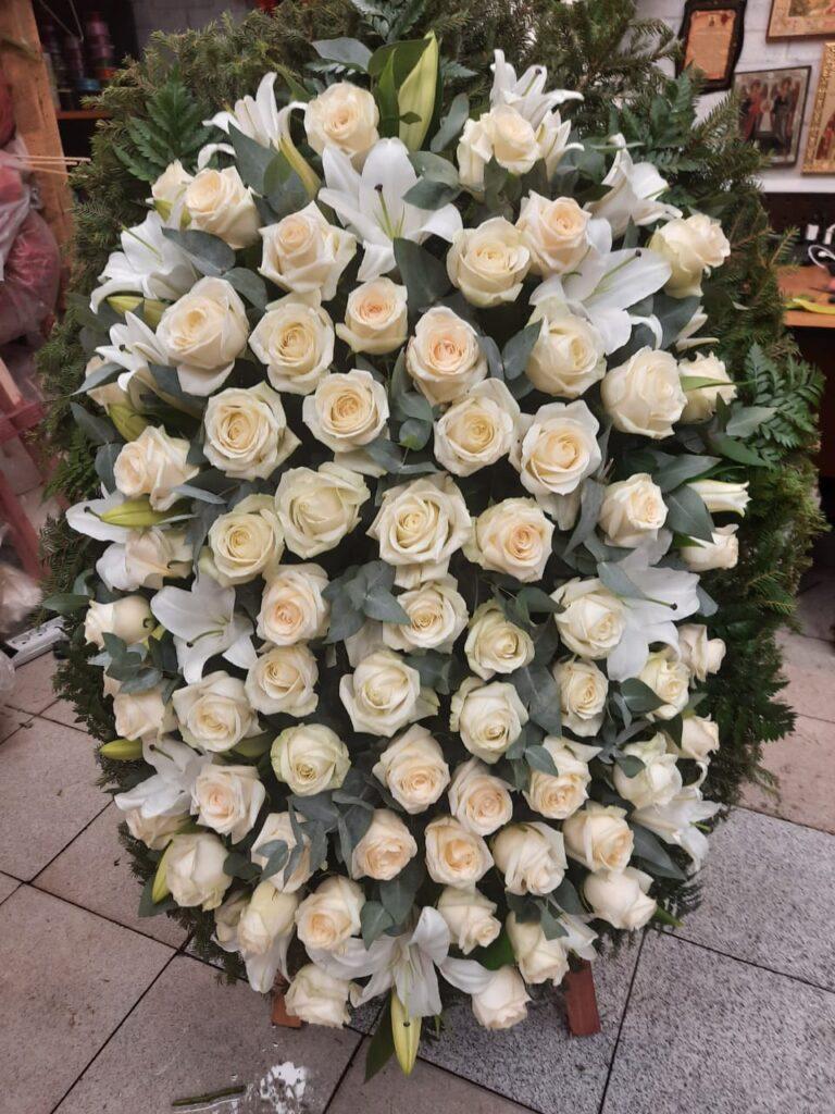 Венок из живых цветов 6